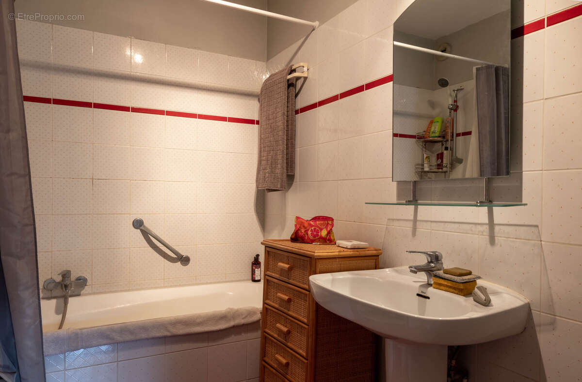 Appartement à COLLONGES-SOUS-SALEVE