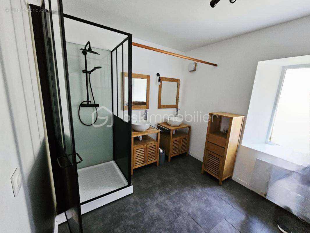 Maison avec jardin, dépendances et gîte rentable – À découvrir sans tarder ! - photo 13