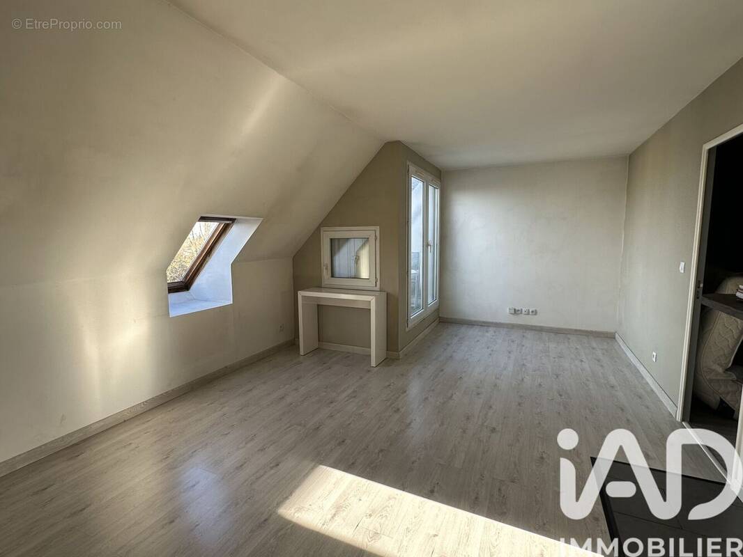 Photo 1 - Appartement à LIEUSAINT