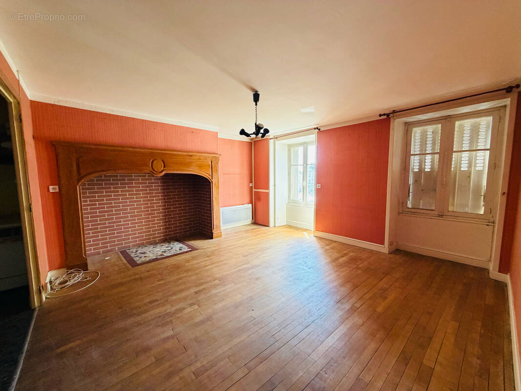 Appartement à ALLASSAC