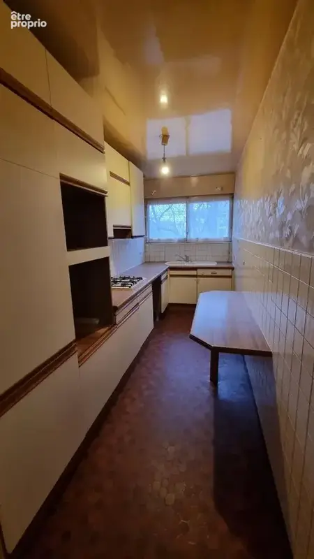 F4 80m² avec balcon, cave et 2 parkings privatifs - Proche toutes commodités - photo 3