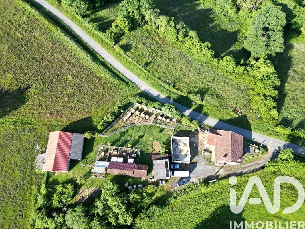Maison 92 m² à Garos  - photo 9