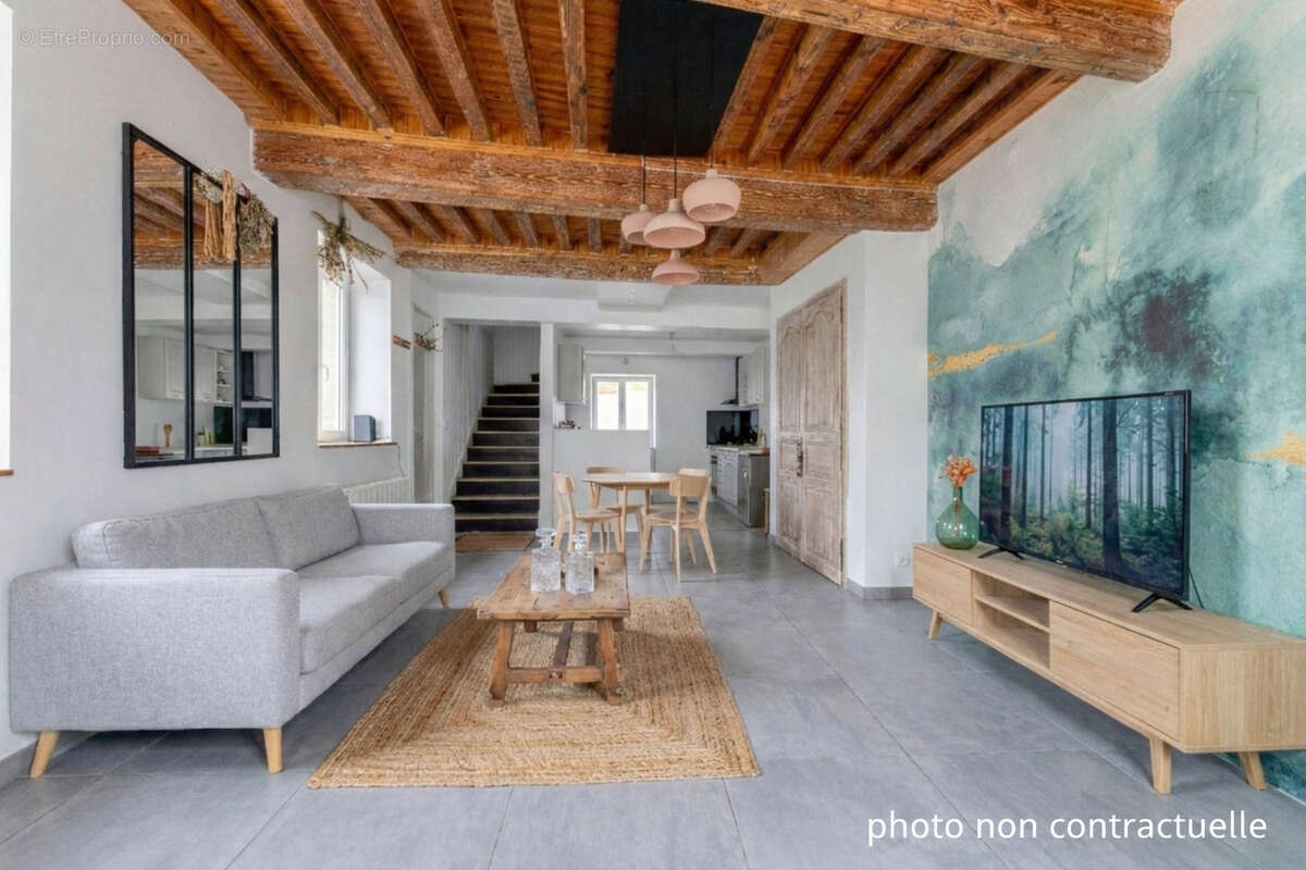 Maison à NEUVILLE-SUR-SAONE