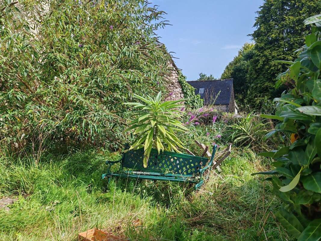 Maison à LE CLOITRE-SAINT-THEGONNEC