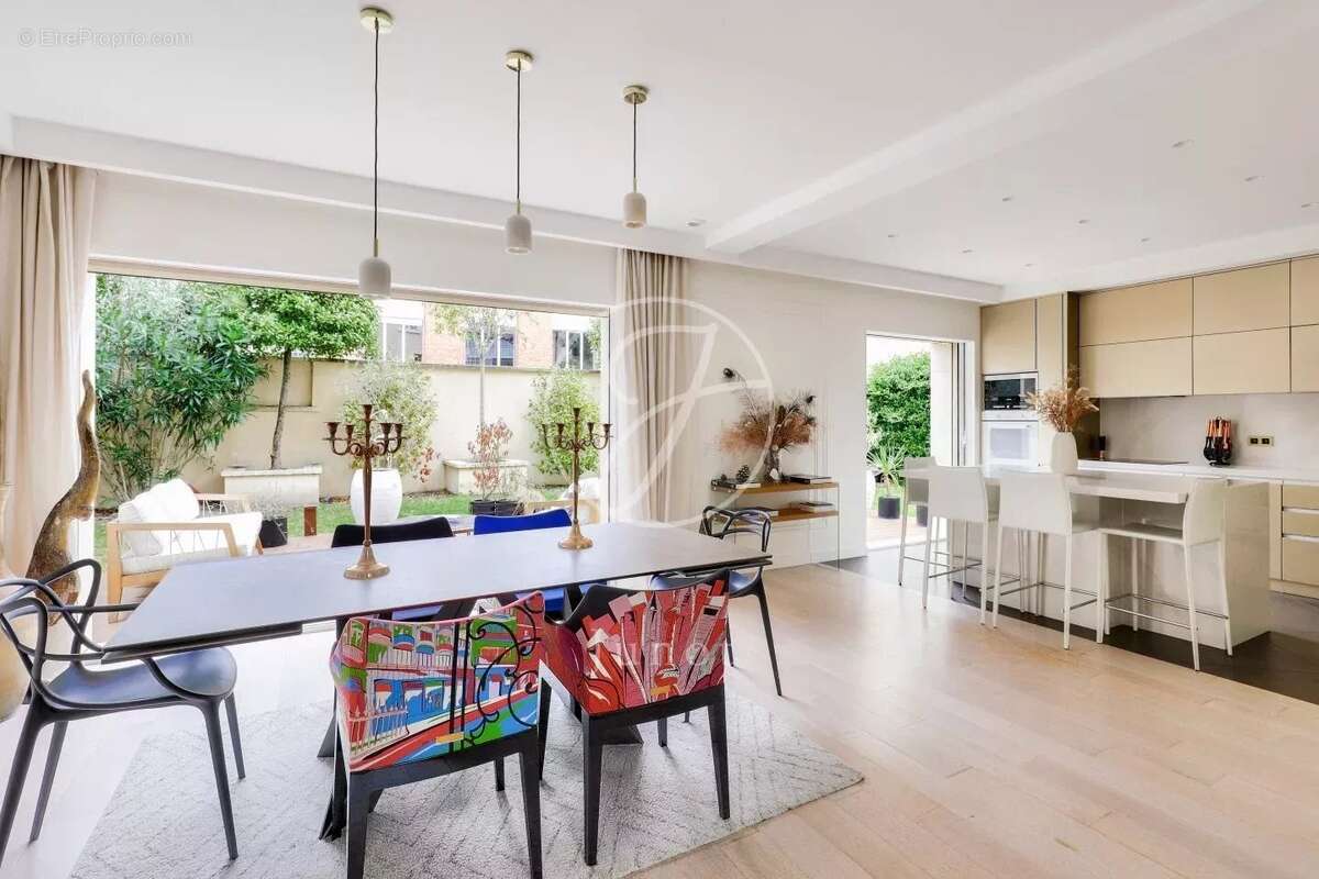 Maison à LE VESINET