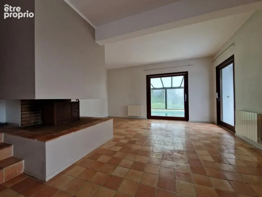 Maison 6 pièces - 4 chambres, 155 m² sur une parcelle de 3 000 m² à Loches (37) - photo 2