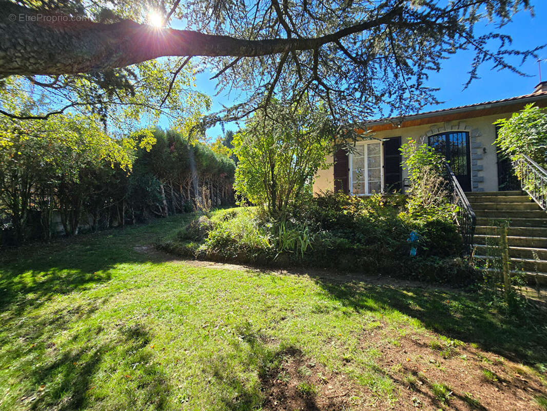 Maison à ESPALY-SAINT-MARCEL