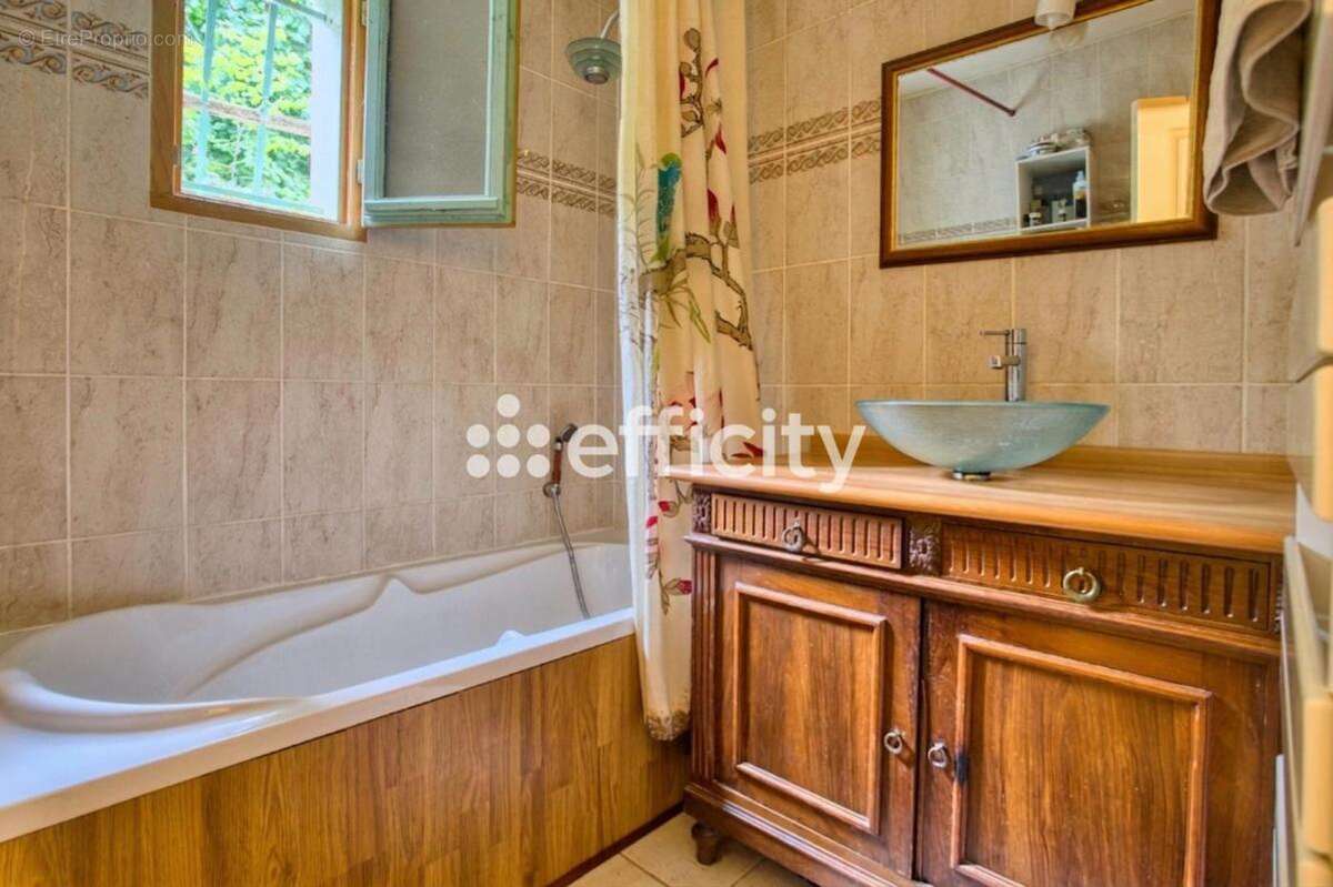 Maison 93 m² à Biras  - photo 10