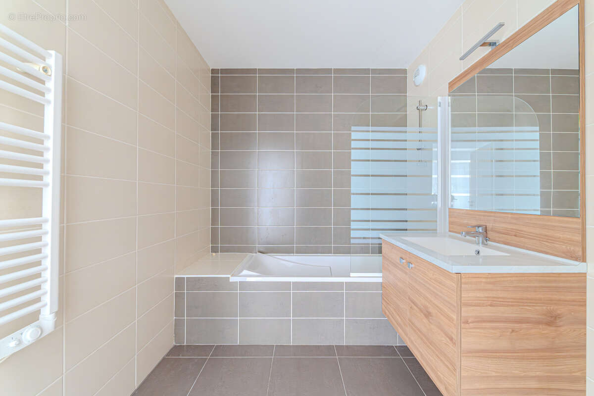 Appartement à JUVIGNAC