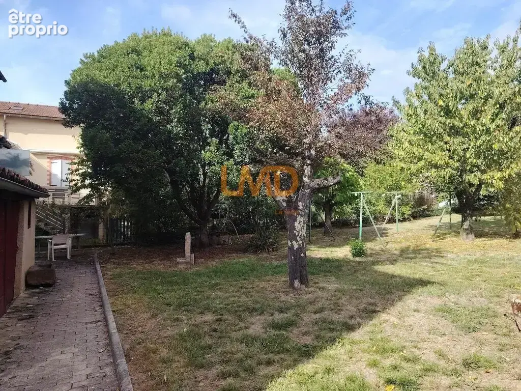Immeuble de rapport rénové : 3 appartements + caves + garages + - photo 24