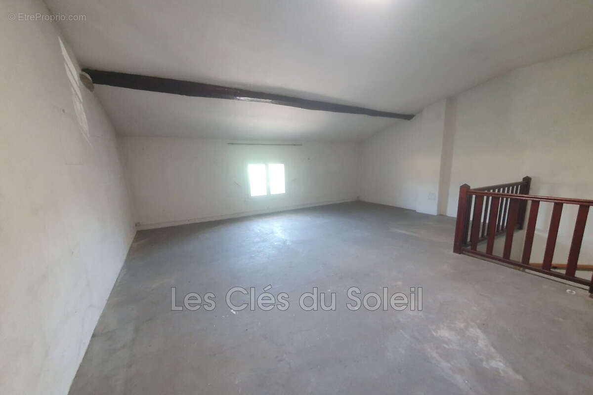 Maison à FLASSANS-SUR-ISSOLE