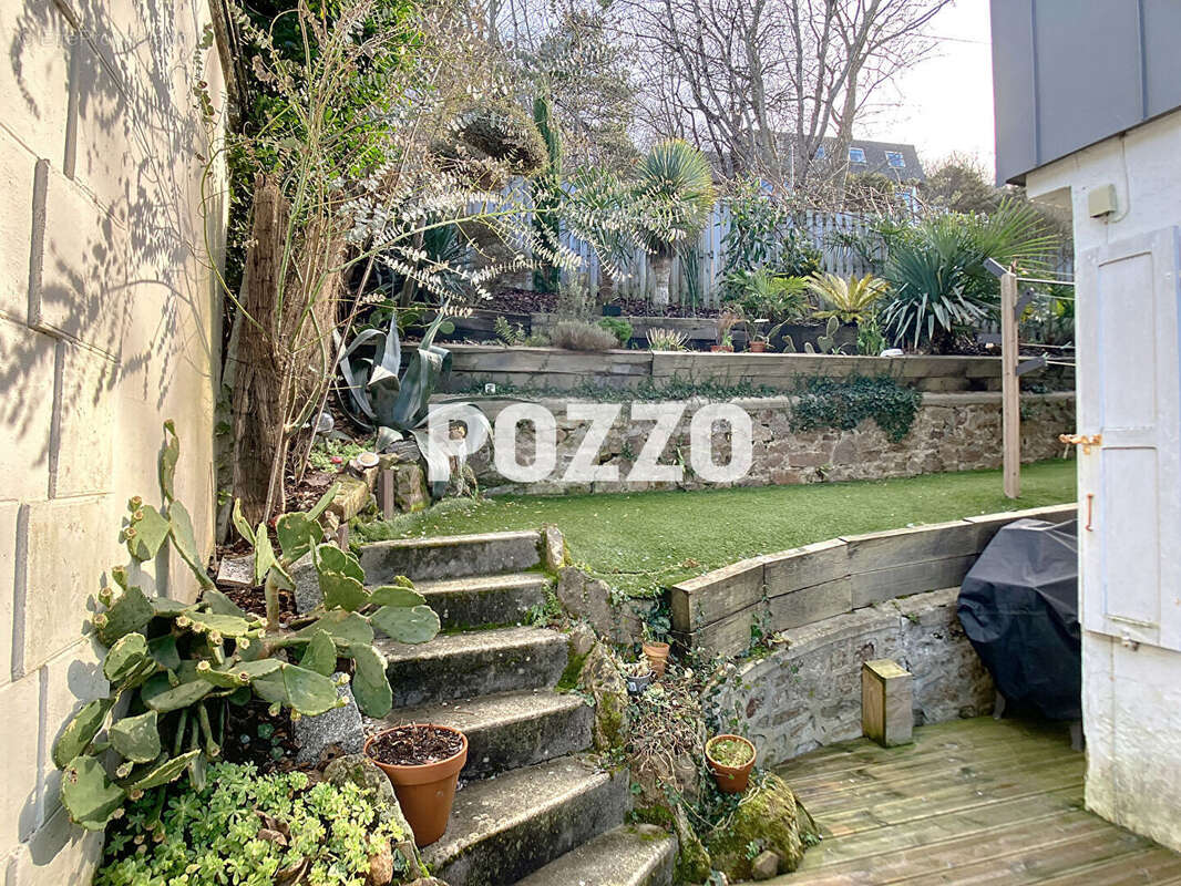 Maison à JULLOUVILLE