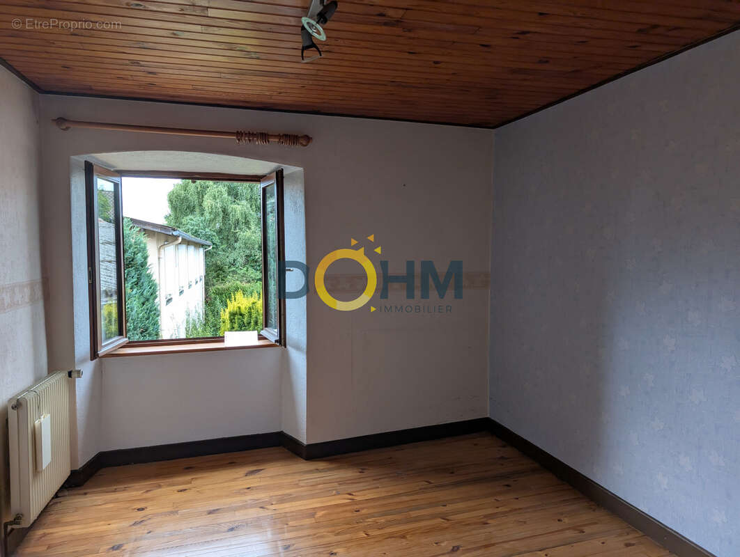 Maison de bourg en pierres avec grand garage - photo 4