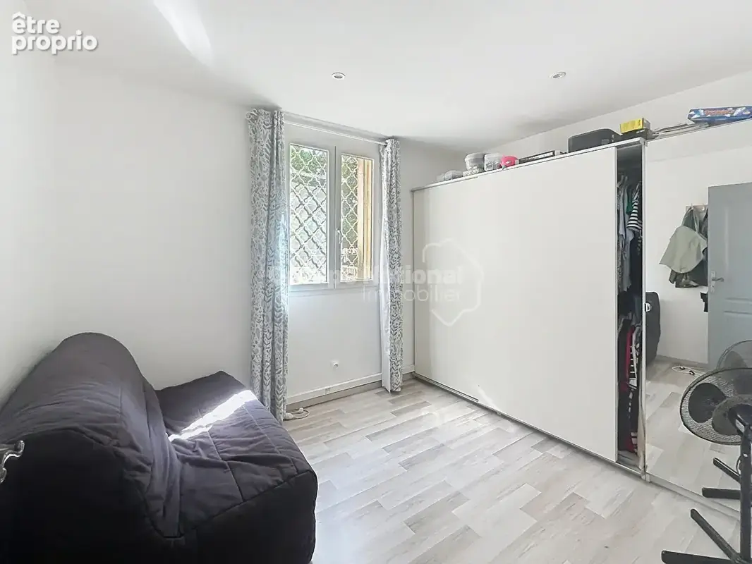 Châteauneuf-du-Pape : Appartement T3 de 86 m² - PLAIN PIED - avec un grand extérieur privatif de 340 m² - photo 3