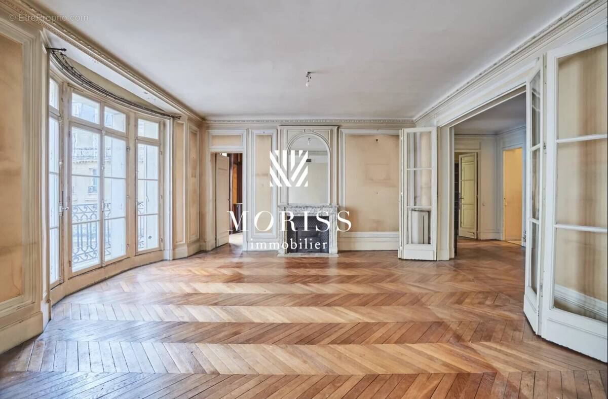 Appartement à PARIS-17E