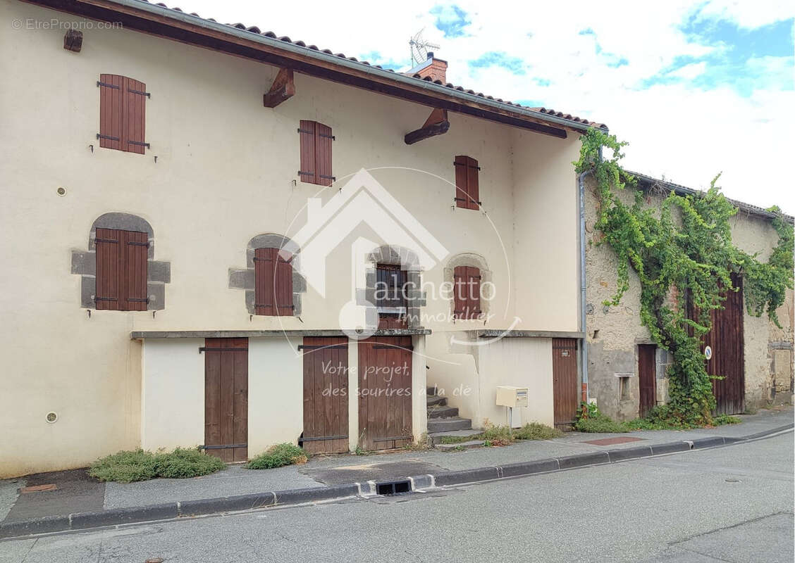Maison à COMBRONDE