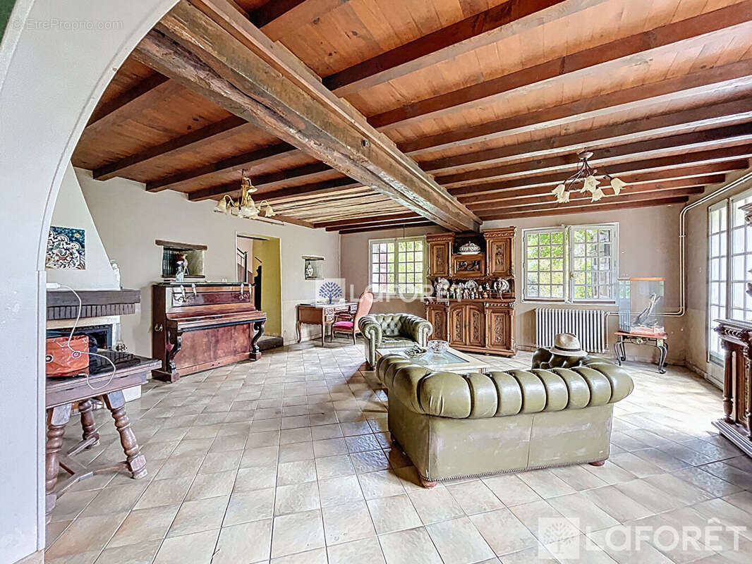 Maison à SAINTE-ANNE-SUR-GERVONDE