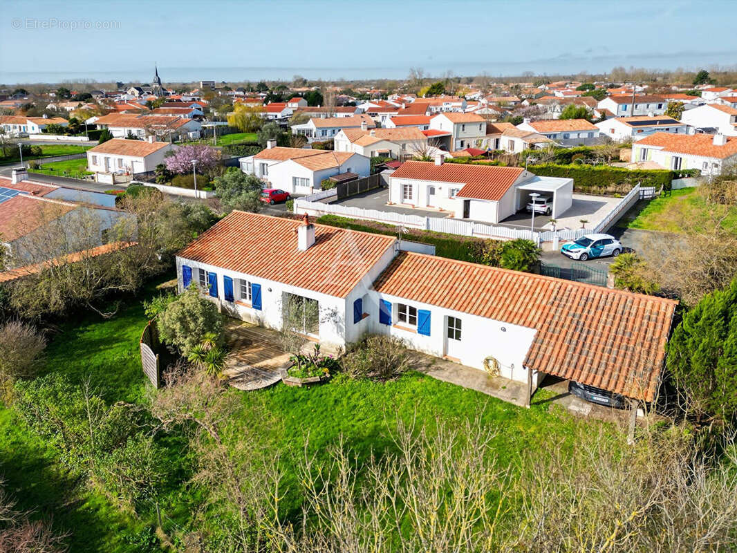 Maison à LE PERRIER