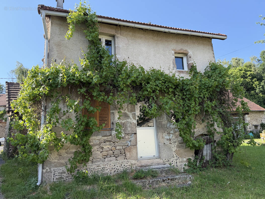 Maison à SAINT-LAURENT-LES-EGLISES