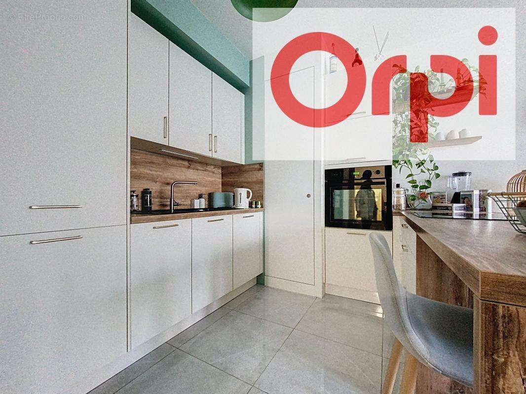 Appartement à VOISINS-LE-BRETONNEUX