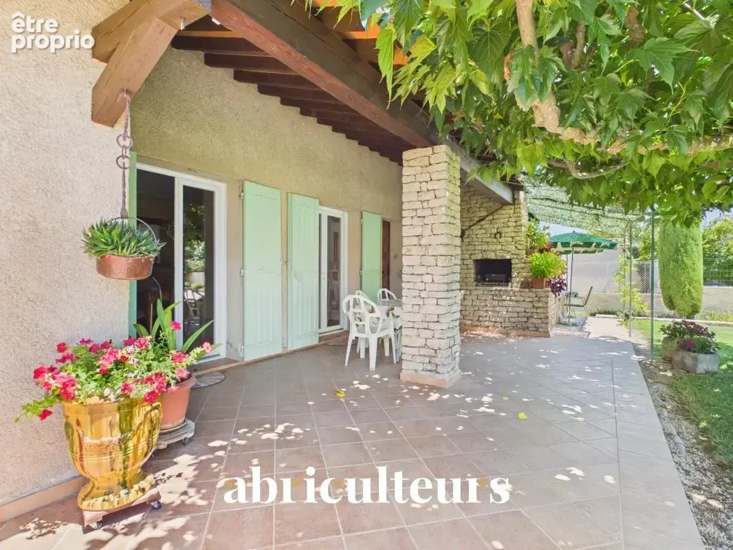 Maison familiale de 198 m² avec T2 indépendant, jardin et garage à Charleval - photo 19
