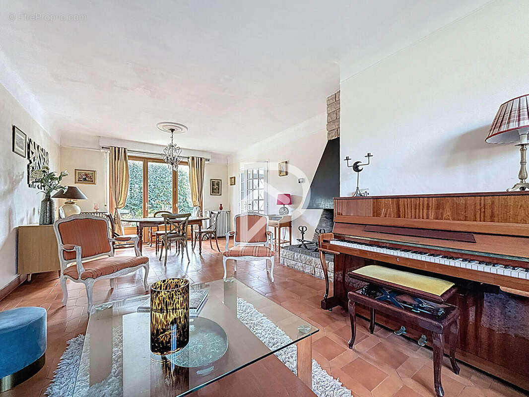 Maison à CHAMPS-SUR-MARNE