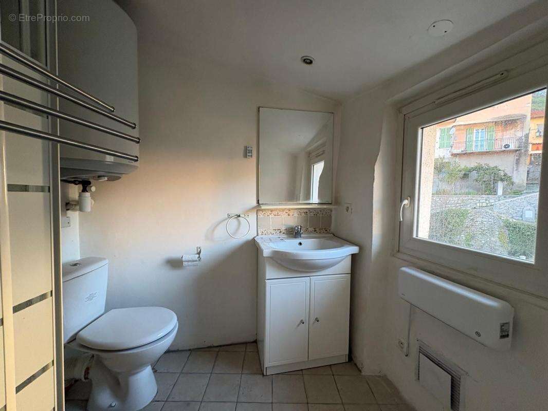 Appartement à L'ESCARENE
