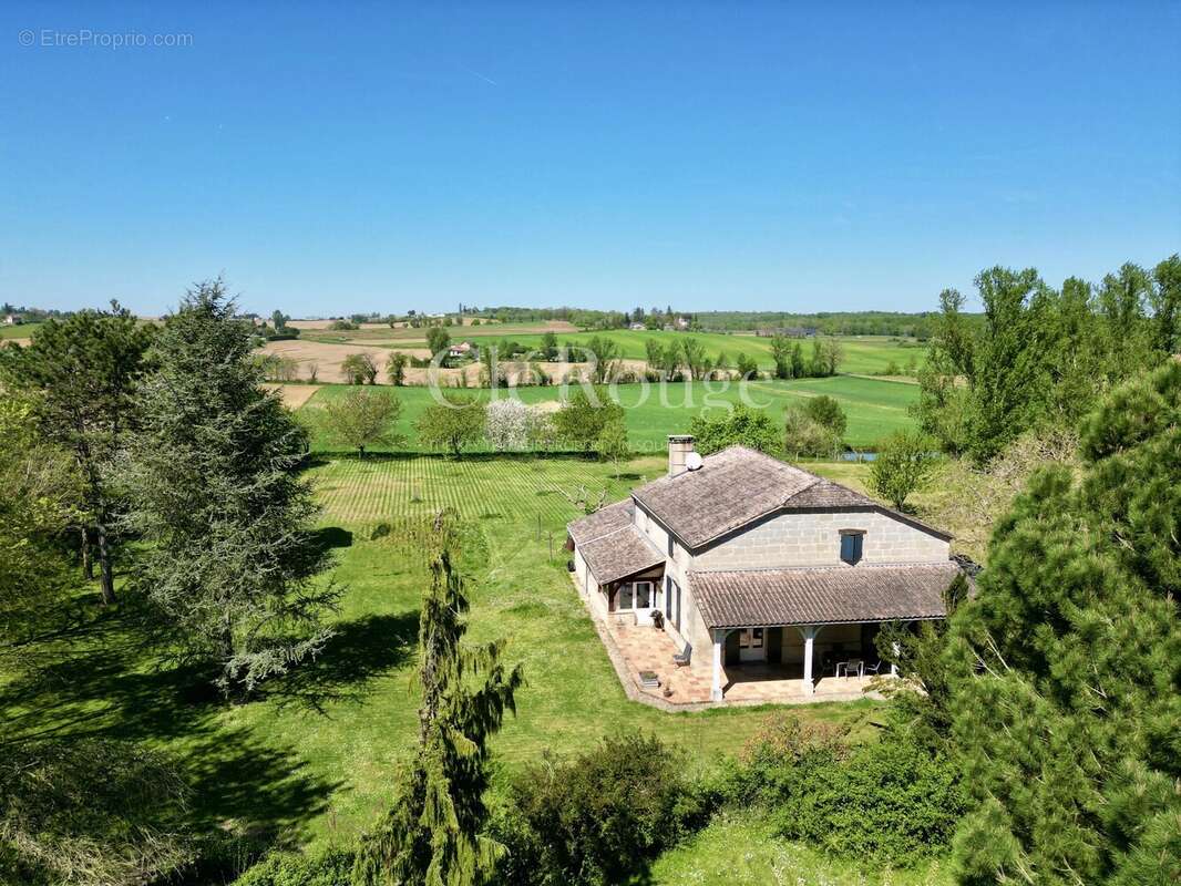 Maison à TOMBEBOEUF