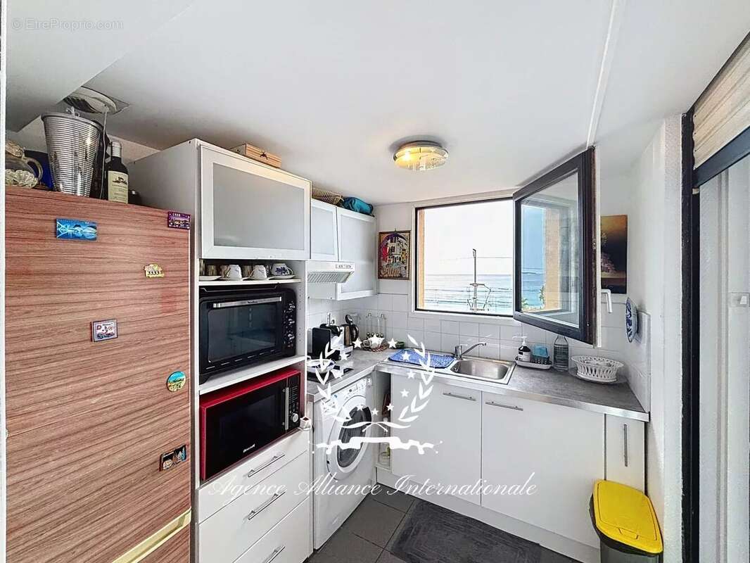 2p-cannes la bocca-terrasse vue mer-piscine-parking-cave - photo 4