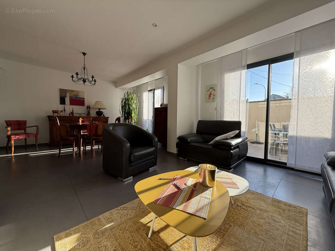 Maison à LE BLANC-MESNIL