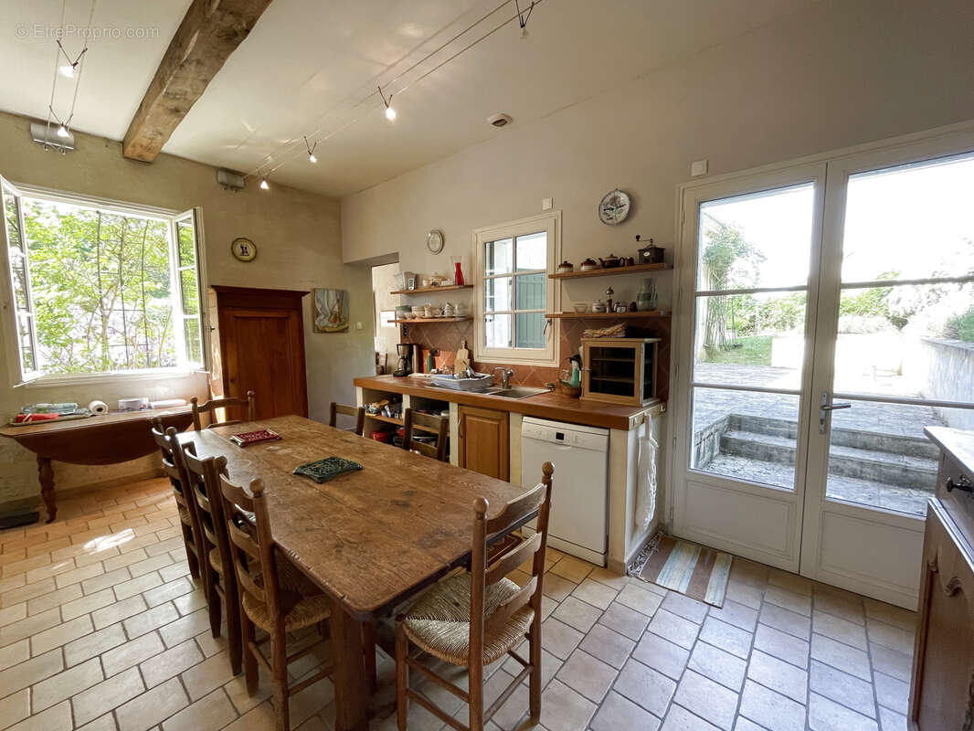 Maison à VILLEDIEU-LE-CHATEAU