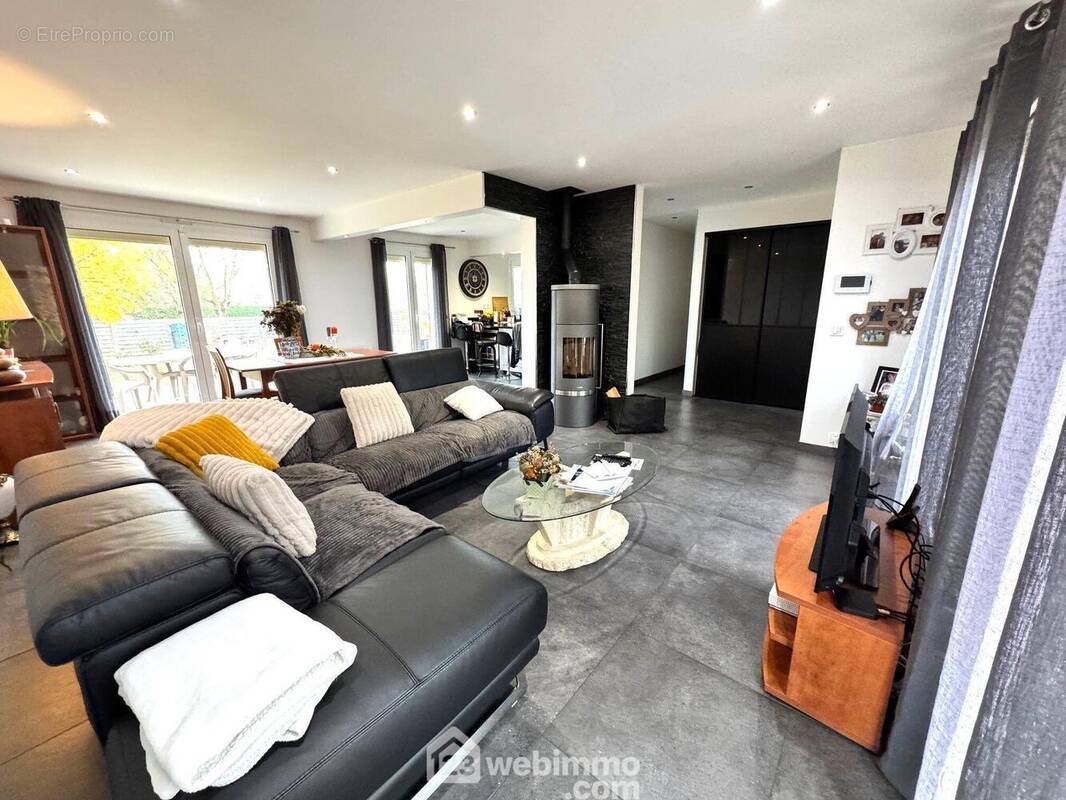 Commençons par le salon... - Maison à BONDOUFLE