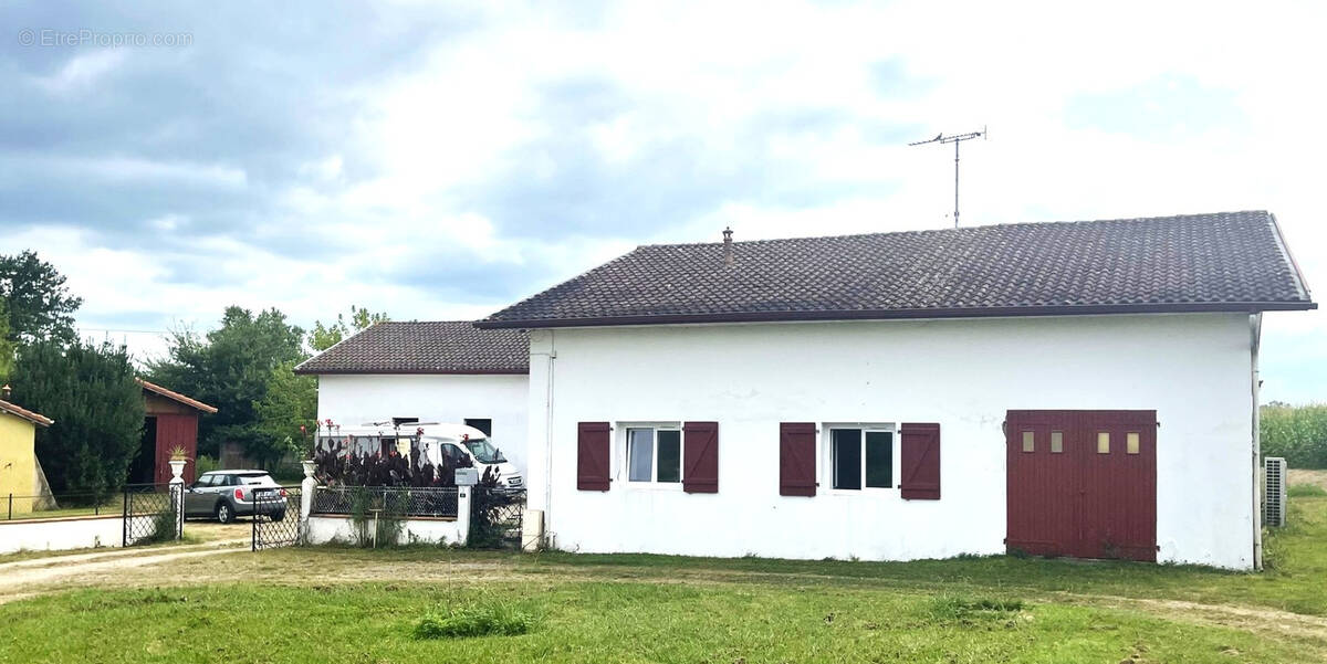 Maison à GARREY