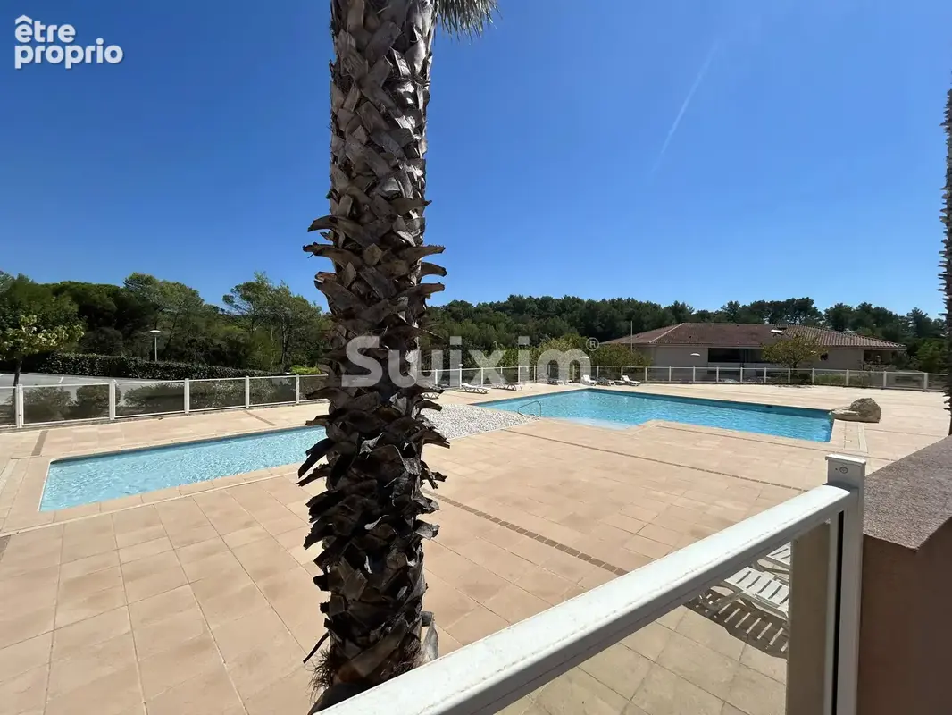 Appartement à ROQUEBRUNE-SUR-ARGENS