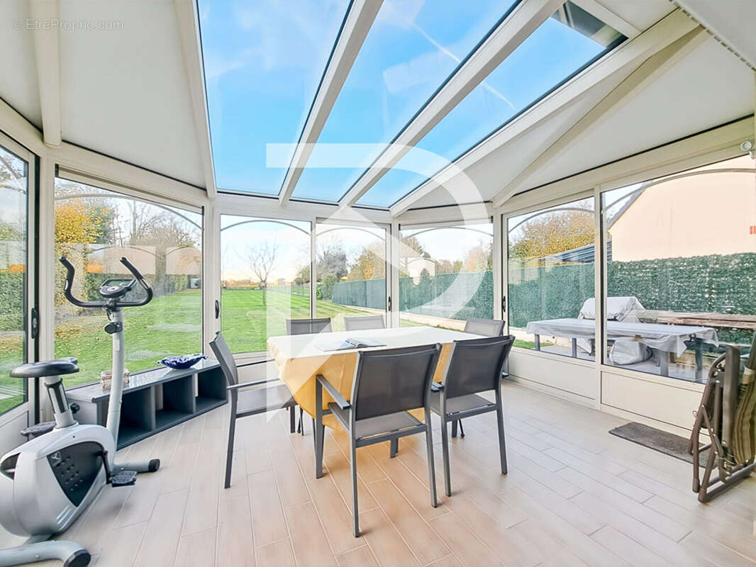 Maison à MILLY-SUR-THERAIN