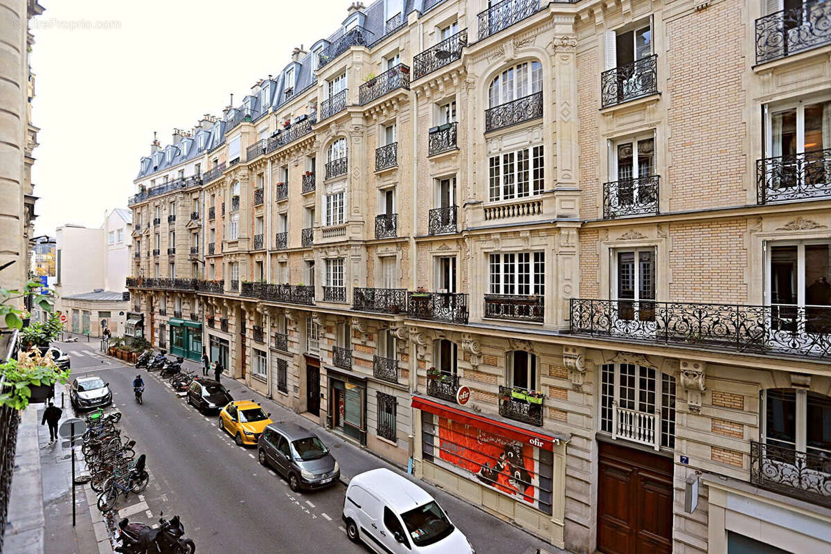 Appartement à PARIS-18E