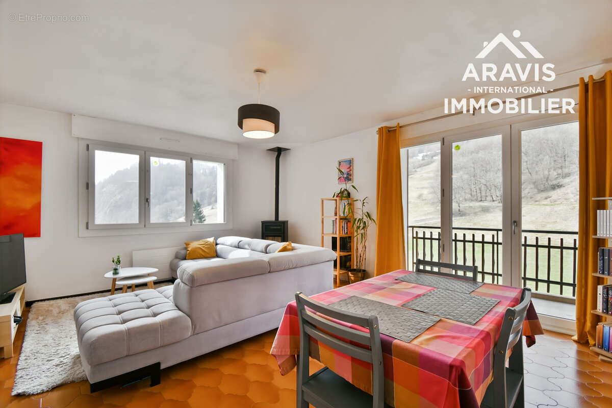 Appartement à SERRAVAL