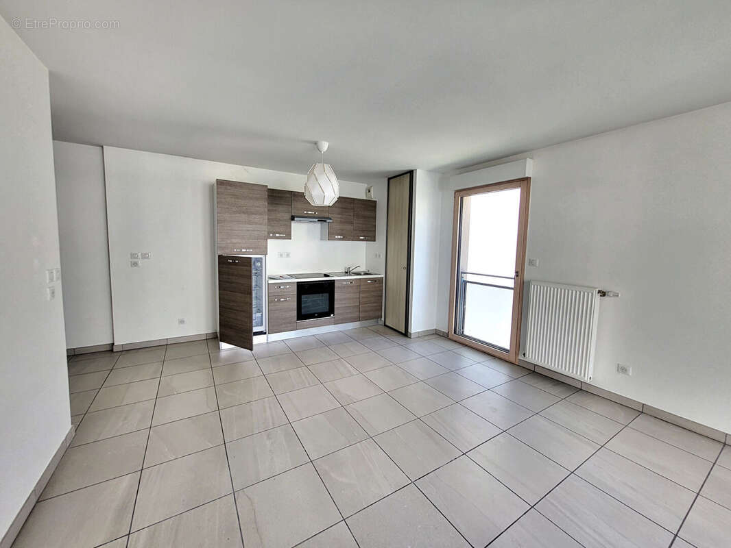 Appartement à NEUVILLE-SUR-SAONE