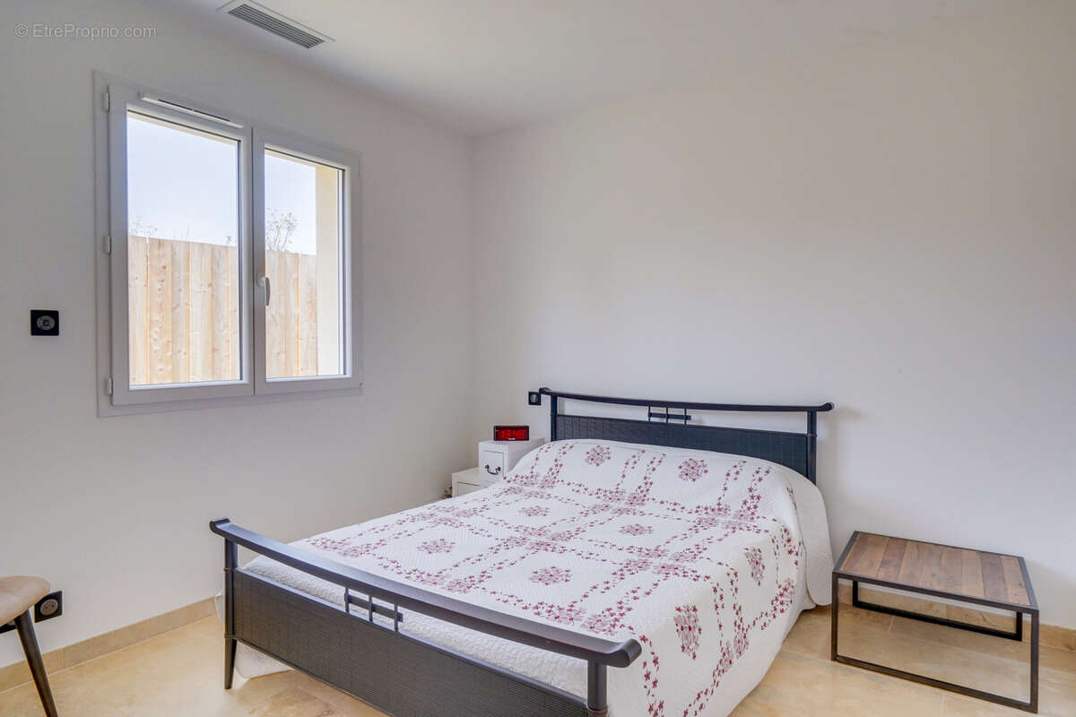 Maison à MONTLIEU-LA-GARDE