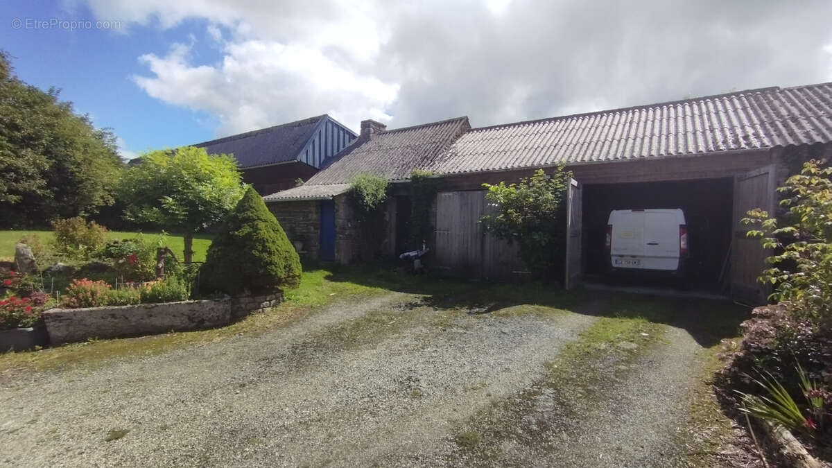 Maison à LEUHAN