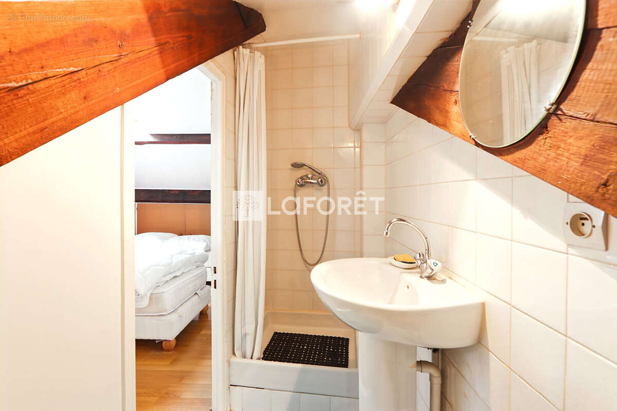 Appartement à PARIS-14E