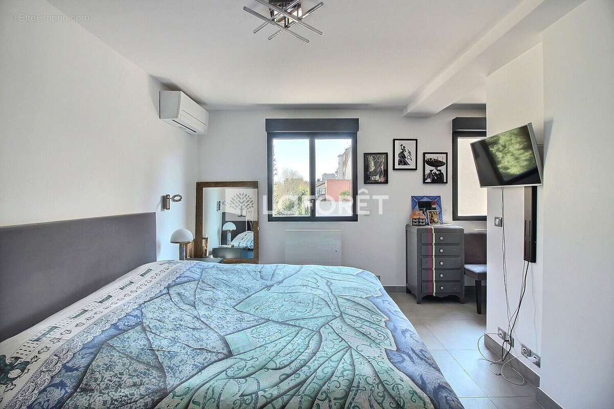 Maison à LA GARENNE-COLOMBES