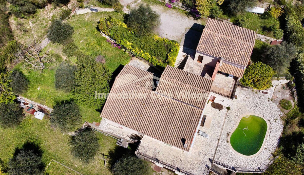 Maison à DRAP