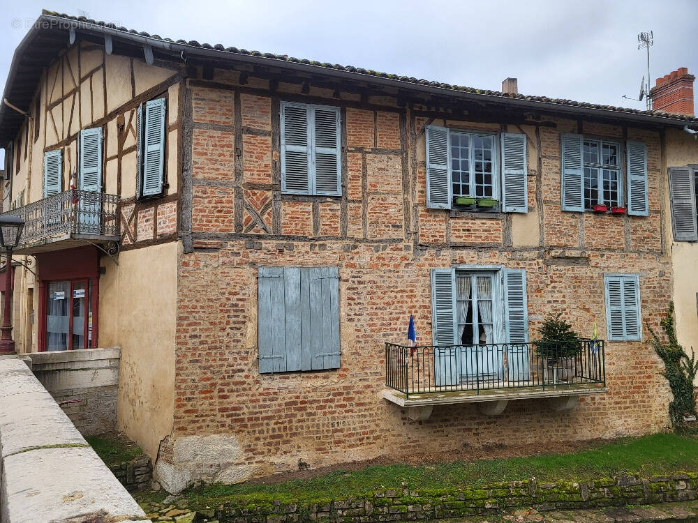 Appartement à CHATILLON-SUR-CHALARONNE