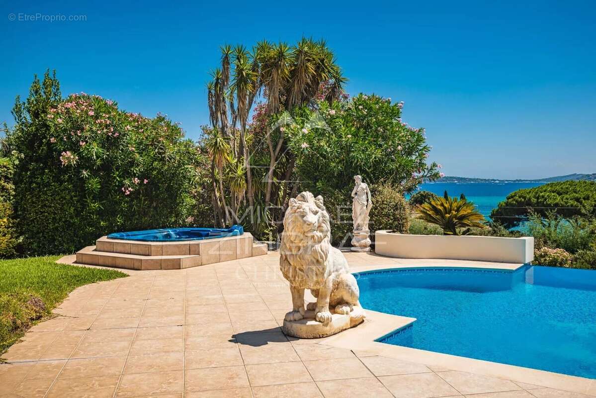 Villa vue mer panaromique sur le village de Saint-Tropez - photo 15