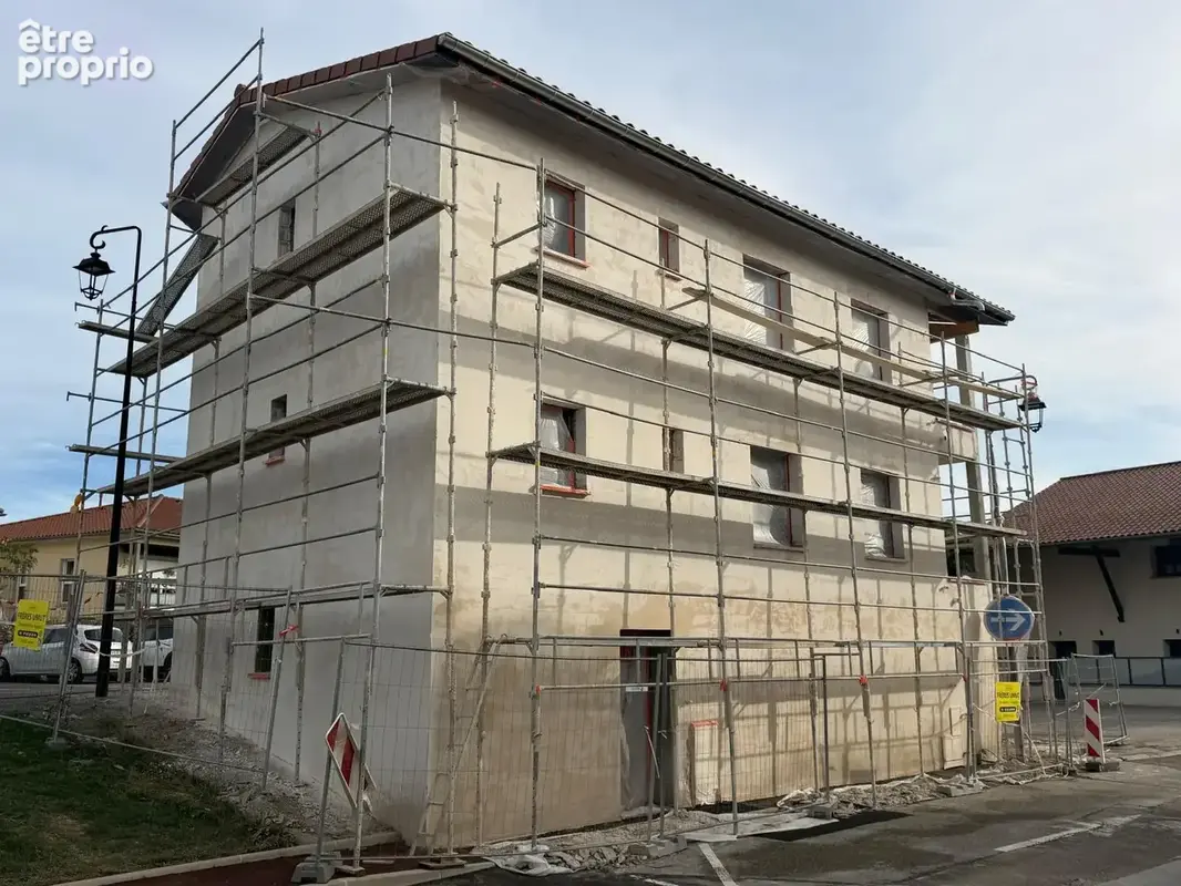 Appartement T3 - 75.10 m2 - Saint-Georges-d'Espéranche - Balcon - Garage - photo 3