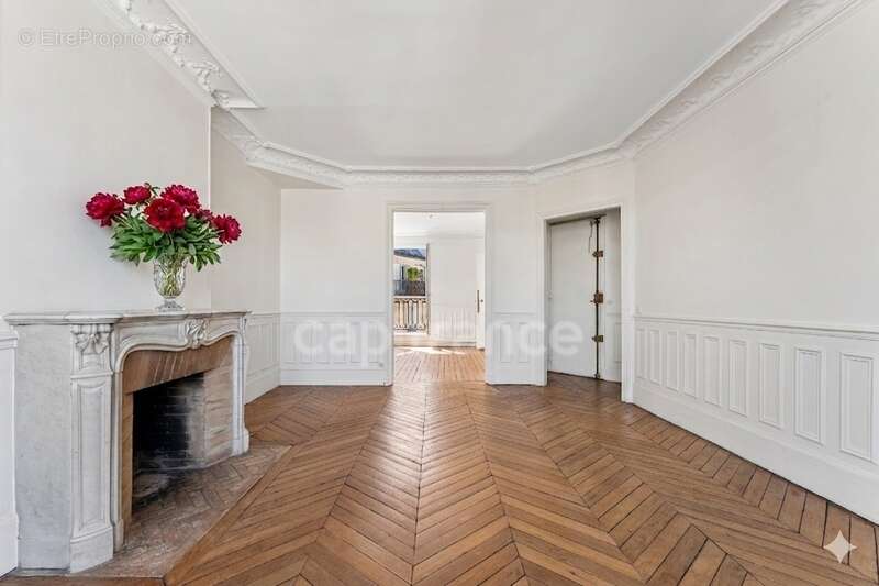 Appartement à PARIS-7E