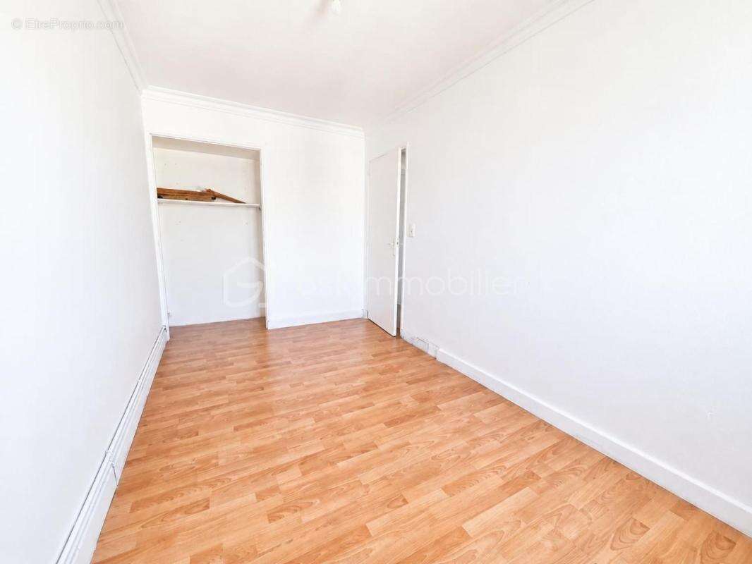 Appartement t4 avec balcon – 77,63 m² – ganges – proche toutes commodités - photo 8