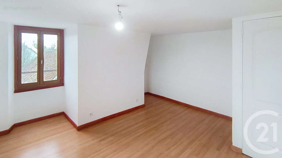 Appartement à BRIE-COMTE-ROBERT