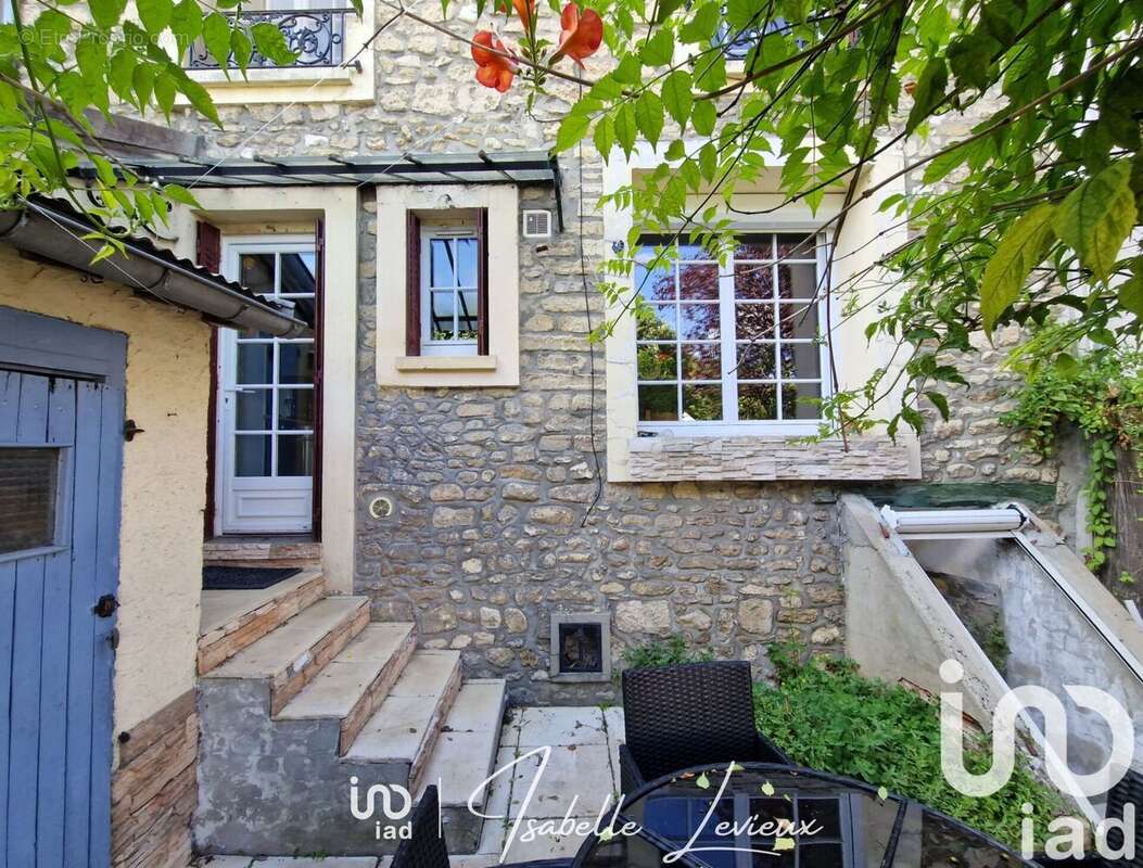 Photo 2 - Maison à JUZIERS
